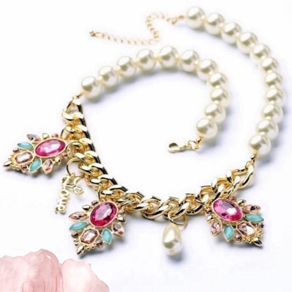 Designer Quality Crystal and Sim Pearl Necklace - Picture 2 of 8